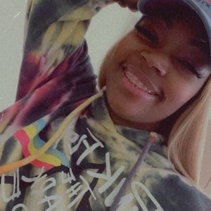 Meet your Posher, Lanaya